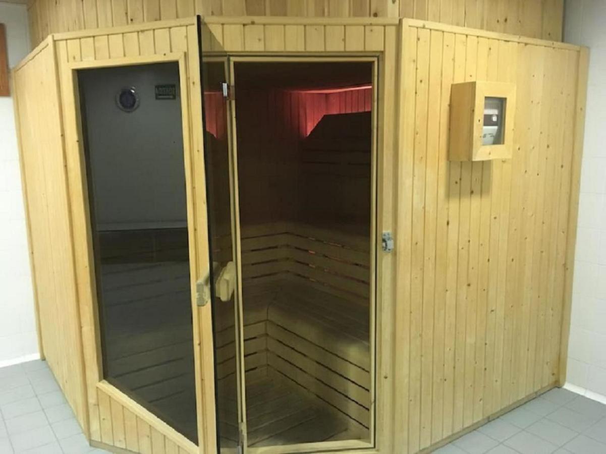 Vielha Centro Estudio Sapporo Bagian luar foto